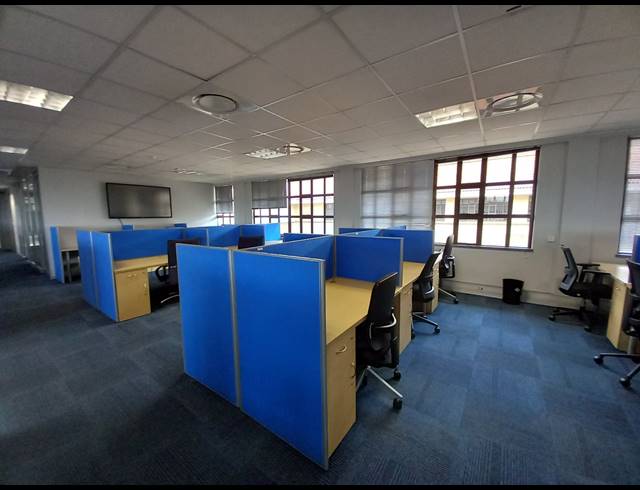 1,990M² OFFICE TO LET IN BRYANSTON